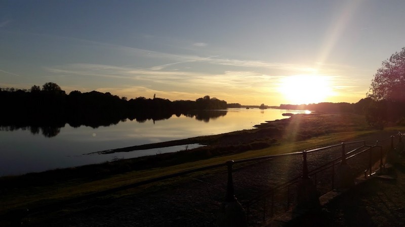 coucher de soleil au port de Châteauneuf-sur-Loire