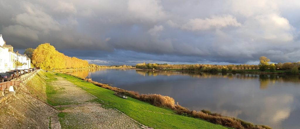 coucher de soleil à Châteauneuf-sur-Loire en automne