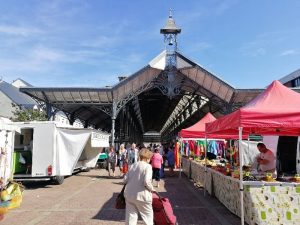 marché le vendredi matin à Châteauneuf-sur-Loire