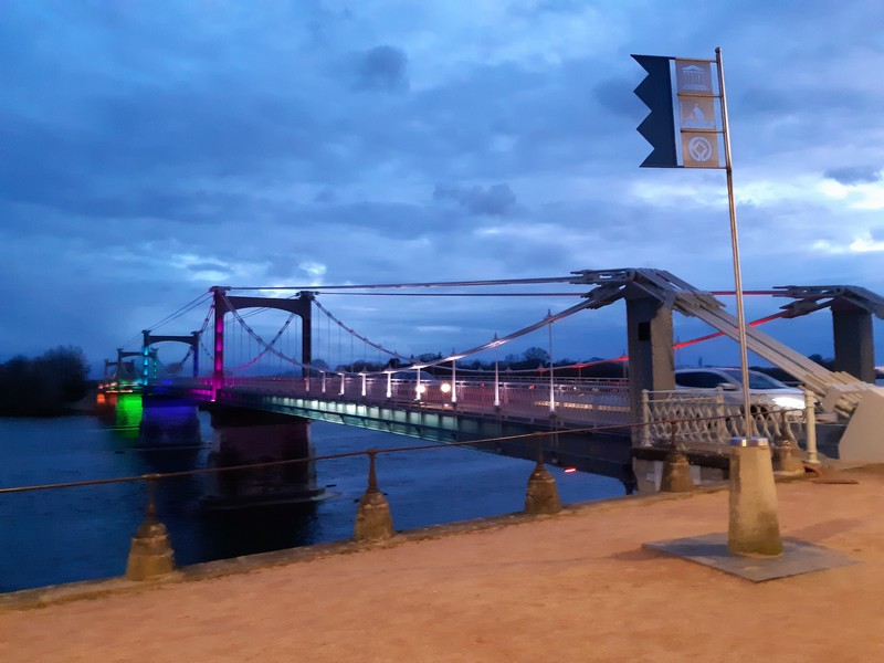 pont et lumières à Châteauneuf-sur-Loire