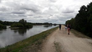 sur le circuit des deux ponts en partant de Châteauneuf-sur-Loire vers Saint-Denis-de-l'hôtel