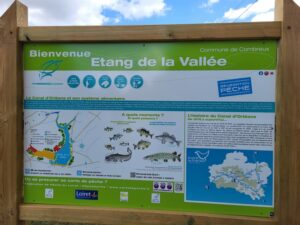 Panneau sur la pêche à l'étang de la Vallée