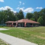 Le Vallée Snack Club à l'étang de la Vallée à Combreux dans le Loiret