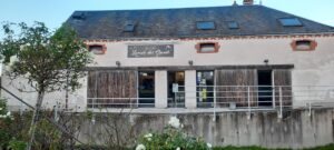 Extérieur lacour des grands sury